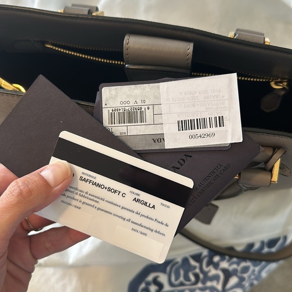 Prada Saffiano Soft Argilla - Picture 4 of 10